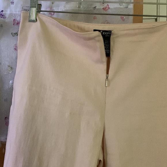 Express vintage stretch zipper front capri’s - Picture 5 of 8